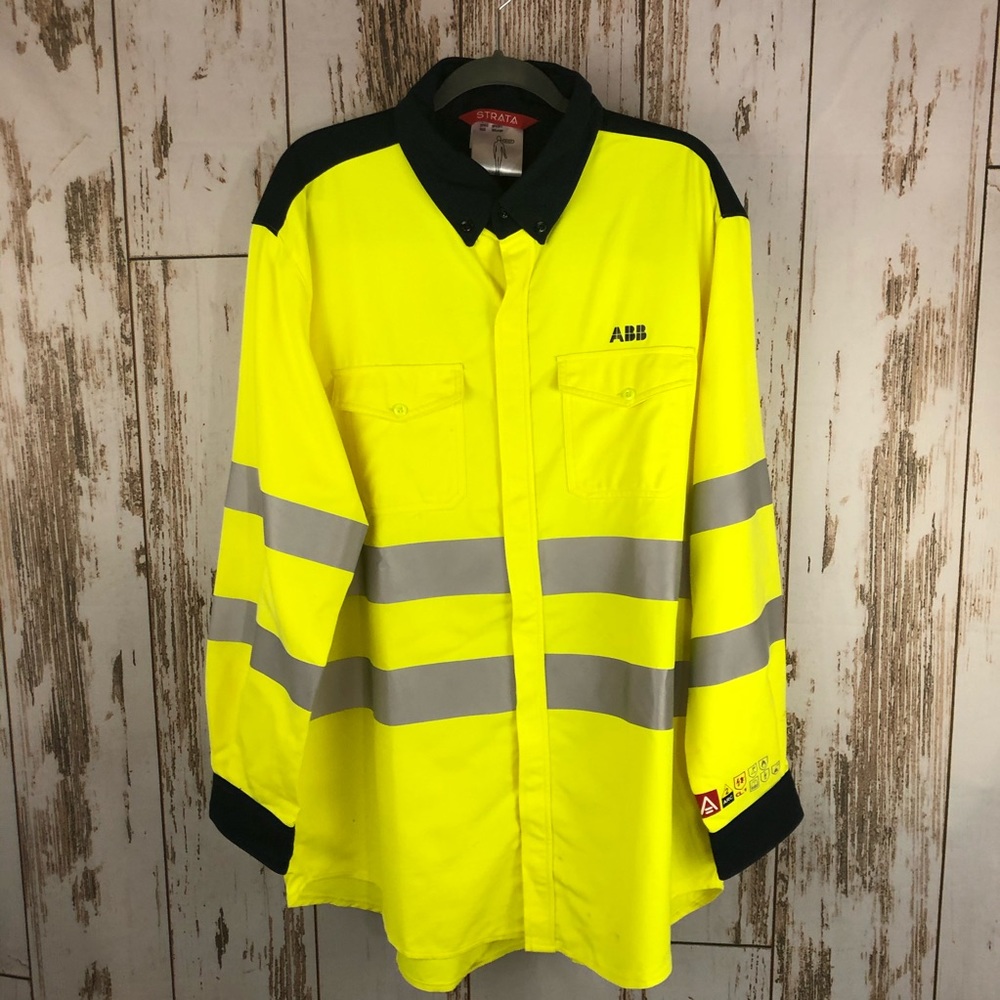 Strata Work Gear Shirt, Size 3XLarge. In excellent condition!